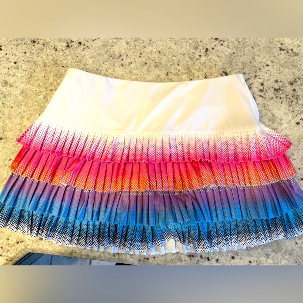 I’m selling this cute Lucky in Love skirt size 4-6 small. Worn twice!
